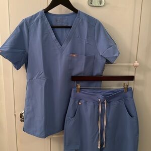 FIGS scrubs set